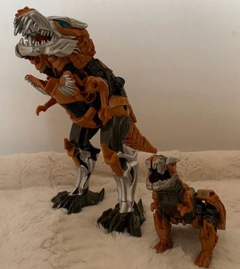 Petit et grand transformers Grimlock Hasbro comme neuf