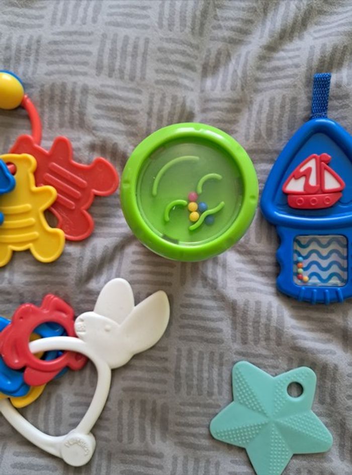 5 jeux bébé 3 hochets - photo numéro 2