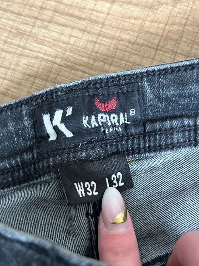 Jean noir délavé avec strass Kaporal taille W32 et L32 TBE - photo numéro 10