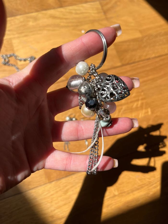 Lot bijoux artisanaux faits main – boucles d’oreilles, collier réglable & porte-clés - photo numéro 2