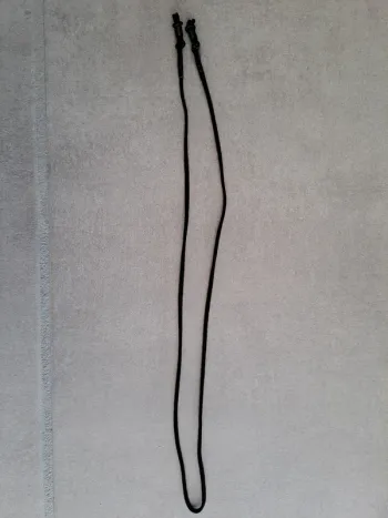 Cordon à lunettes noir - Style et praticité à petit prix !