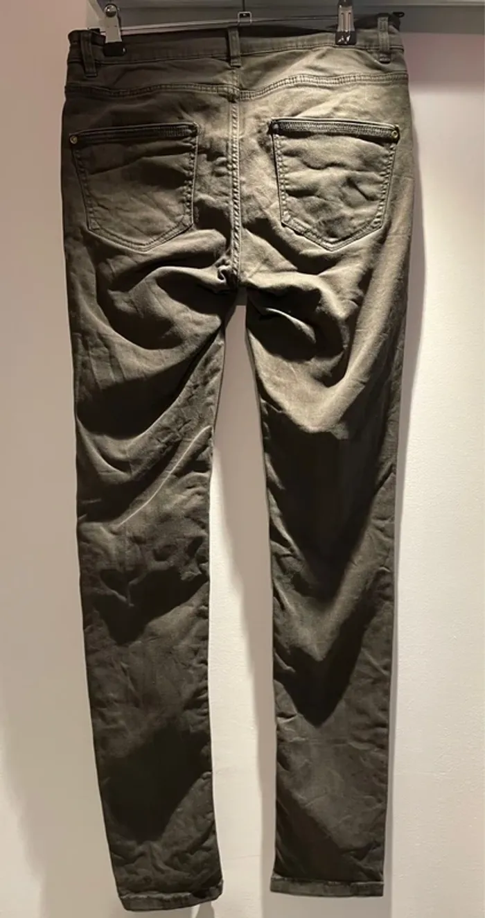 Jean femme taille 38 de marque Camaïeu très bon état - photo numéro 4