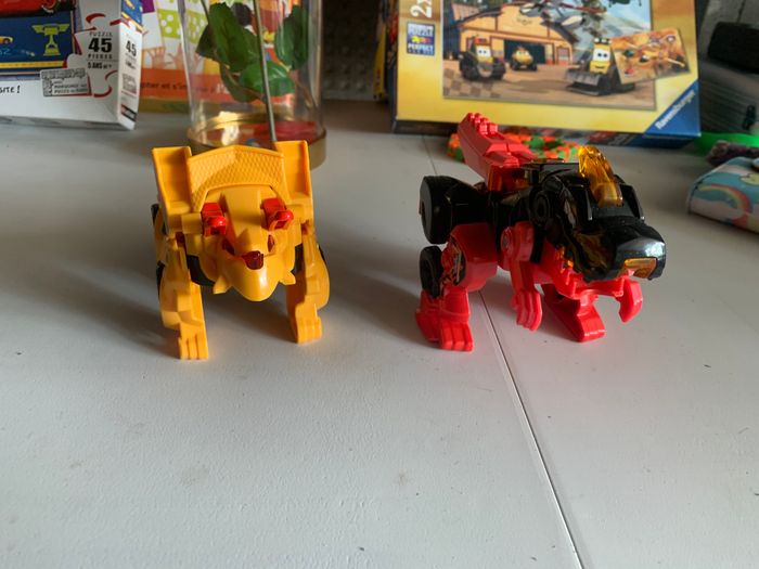 Voitures transformable dinosaure