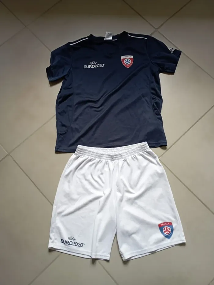 Ensemble T-Shirt + short foot bleu/blanc 12-14 ans