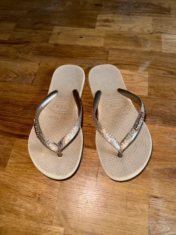 tongs Havaianas taille 31-32 portées bon état