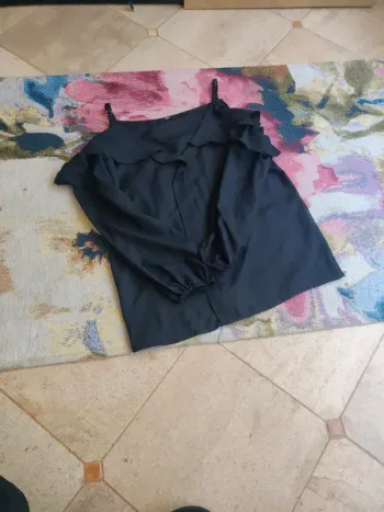 Blouse épaule dénudé