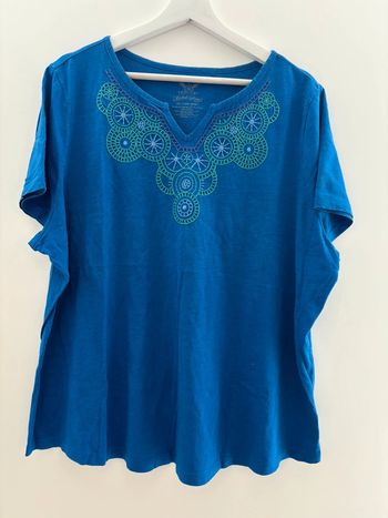 TEE shirt brodé