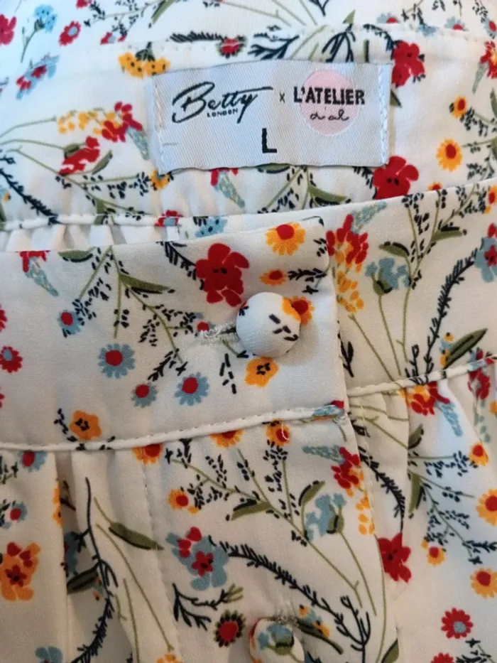 Jupe courte boutonnée blanches fleurs multicolores taille L - photo numéro 9