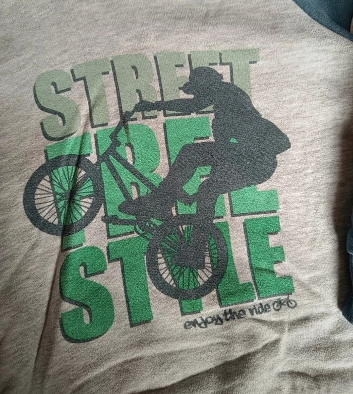 Sweat a capuche - photo numéro 3