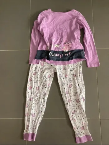 Pyjama hiboux phosphorescents 5-6 ans en très bon état