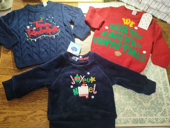 Lot de pull de Noël bébé T.9mois