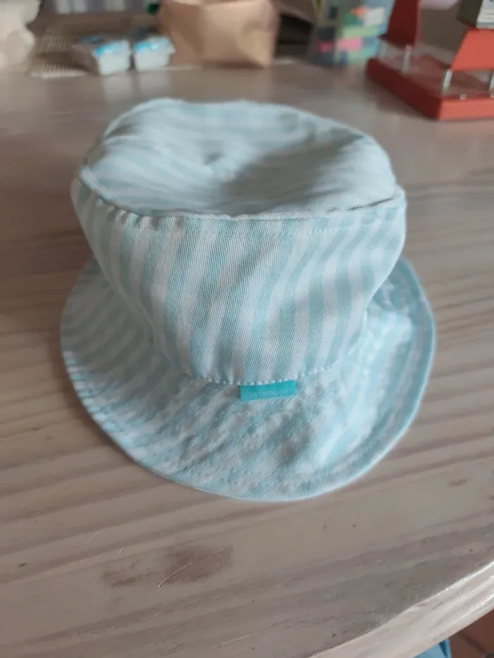 Bob bleu pastel à rayures chapeau été 58 cm Decathlon vintage - photo numéro 2