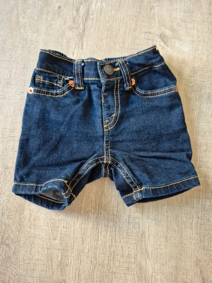 Short en jeans levis