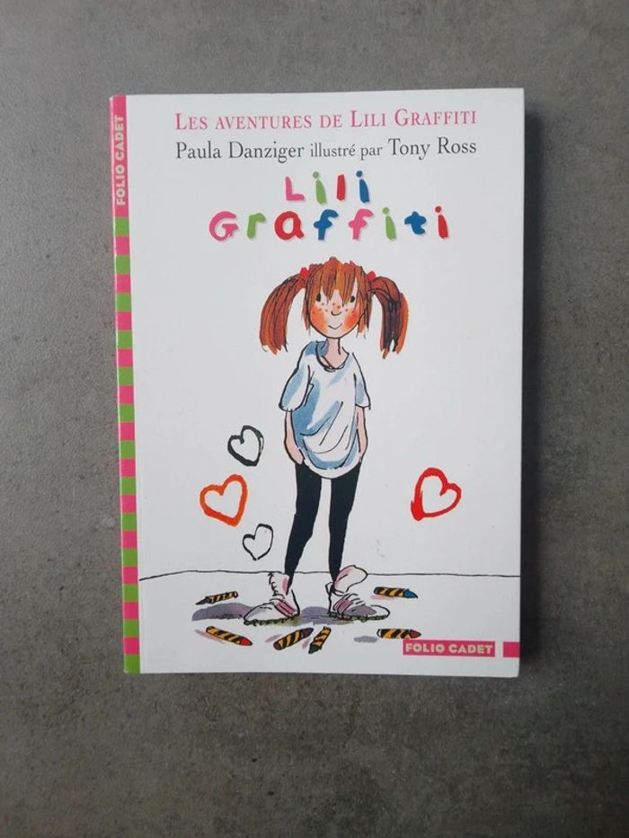 Livre enfant - lot de 7 livres de la collection "Les aventures de Lili Graffiti" - photo numéro 2
