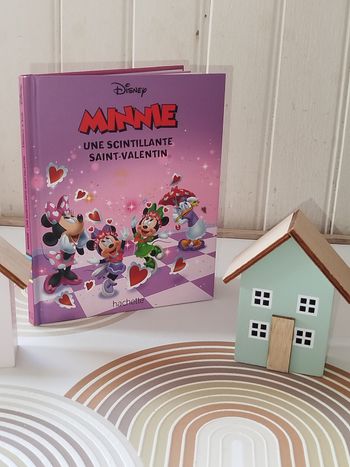 📚 Hachette Minnie Une Scintillante Saint -Valentin Neuf