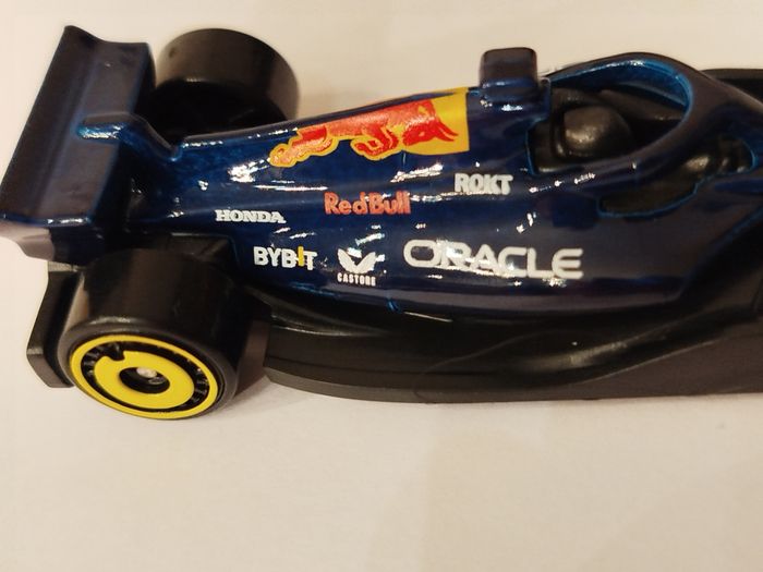 Hot Wheels Oracle Red Bull Racing Formula 1 2025 - photo numéro 7
