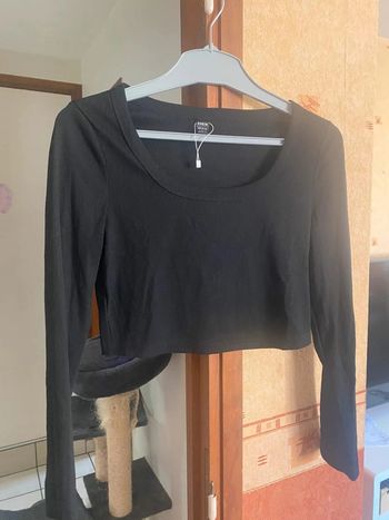 top court manche longue femme taille 40 très bon état