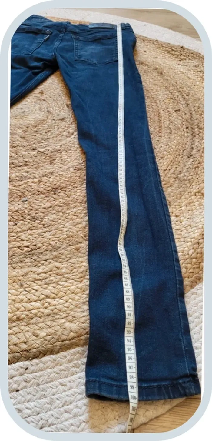 Jean slim bleu foncé McDonald's – Taille 36 – Bon état
- Femme - photo numéro 12