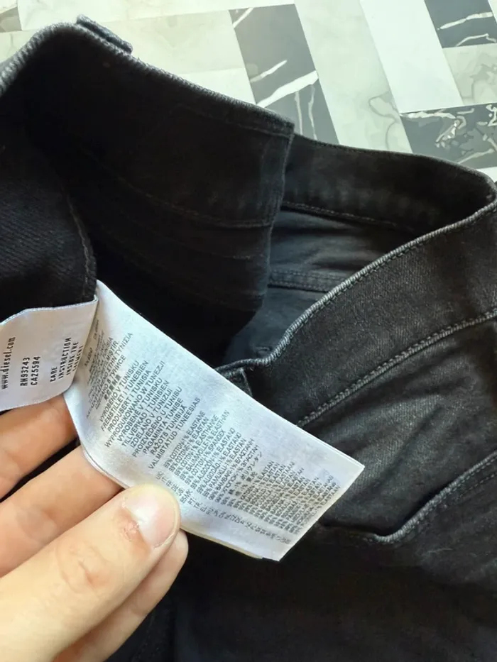 Jeans slim noir Diesel - photo numéro 5