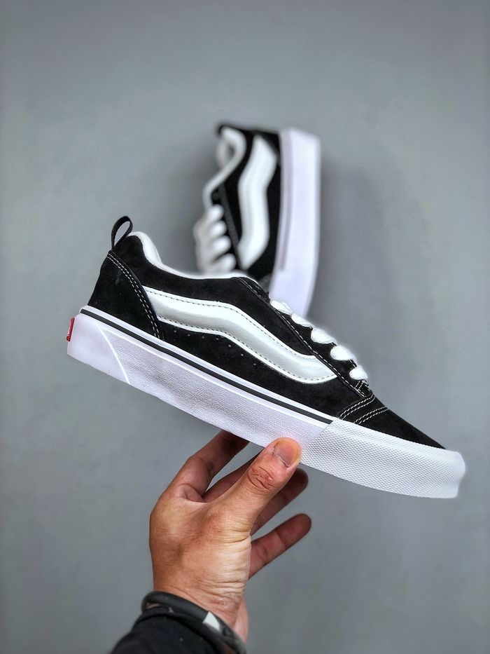 37:En stock : baskets Vans Knu Skool - photo numéro 2