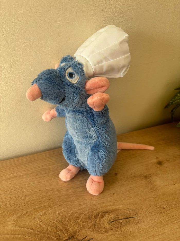 Doudou peluche rat Rémy ratatouille toque cuisinier Disney - photo numéro 3