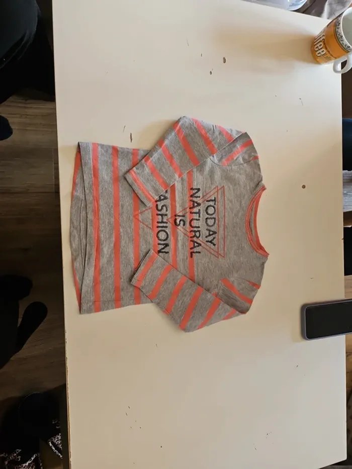 Teeshirt manchesm longues.