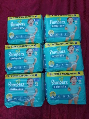 Lot de six paquets de couches Pampers baby-dry T5+ taille 5+