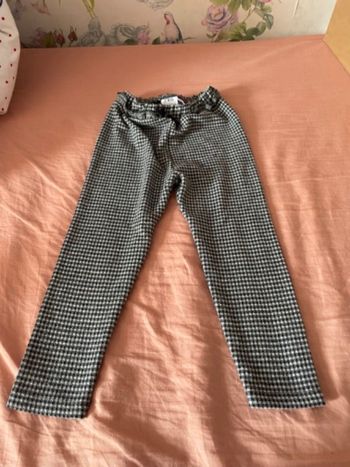 Pantalon à carreaux noir et blanc