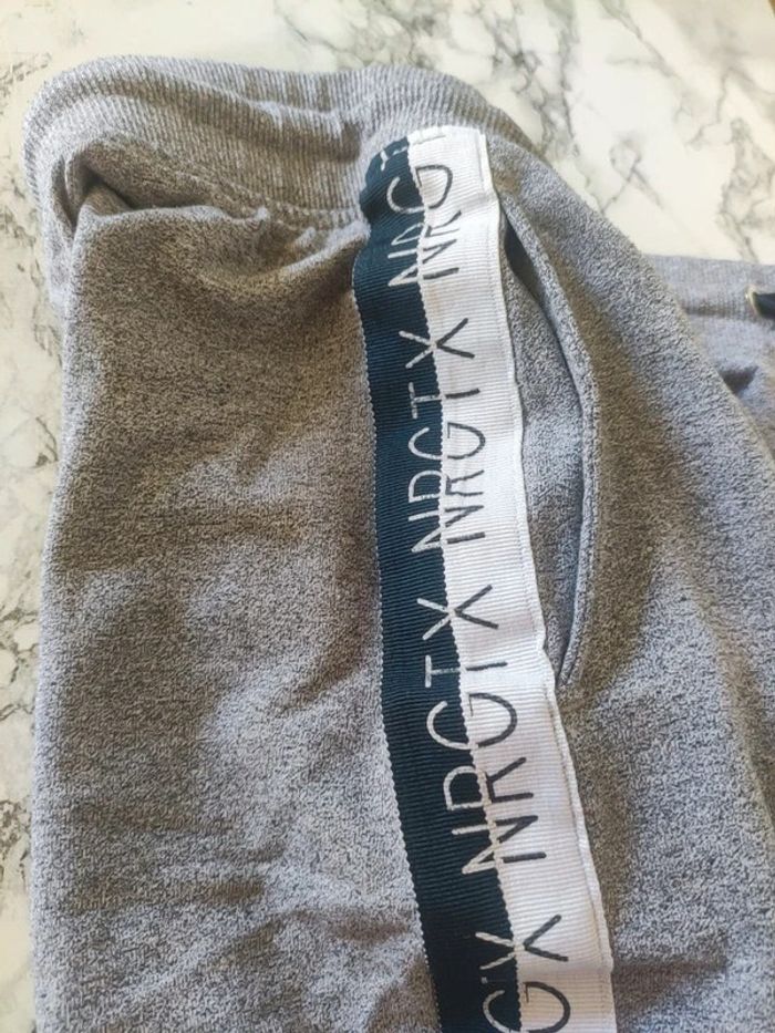 Jogging fille taille 10 ans - photo numéro 7