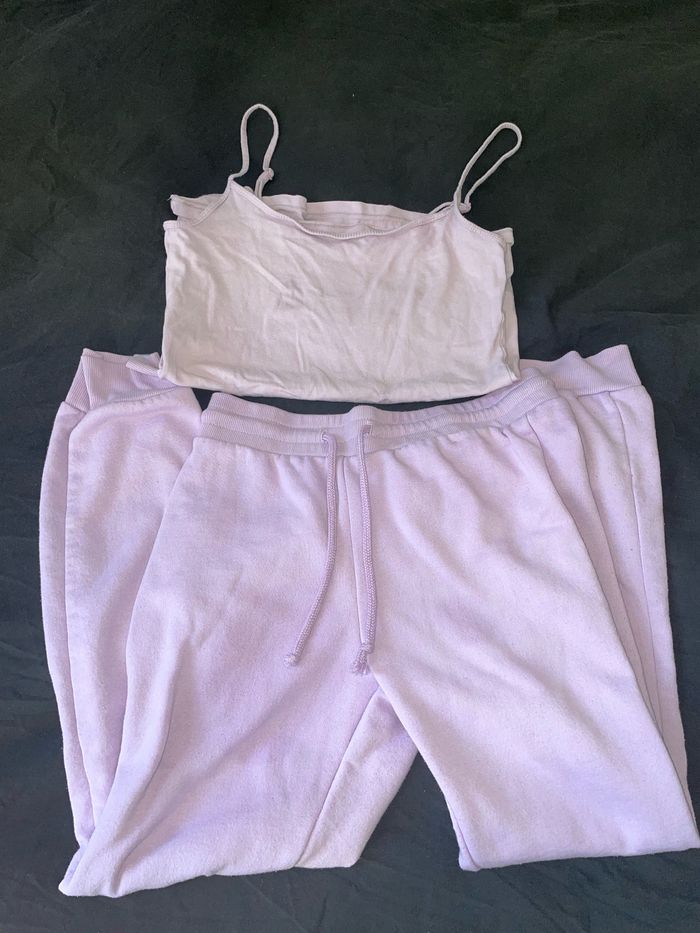 Ensemble lila