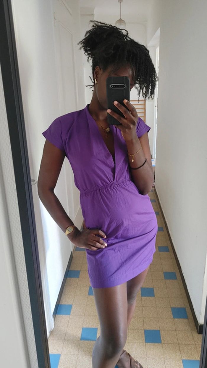 Mini robe violet décolleté