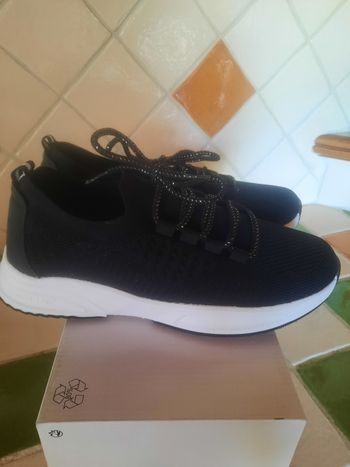 Baskets noires neuves  femme