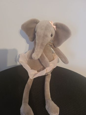 Peluche éléphant marron tutu rose JELLYCAT