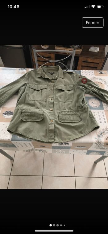 Veste kaki avec lien de serrage à la taille