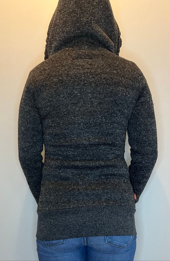 Gilet gris à capuche - photo numéro 3