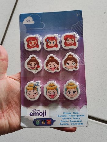 Lot de 9 gommes emoji Disney