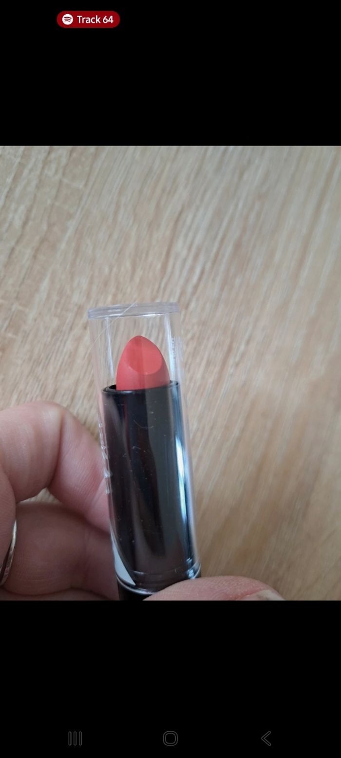 Rouge a lèvres - photo numéro 2