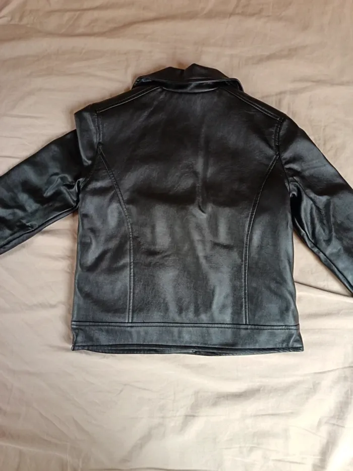 Veste fille 8 ans imitation cuir noire avec fourrure - photo numéro 4