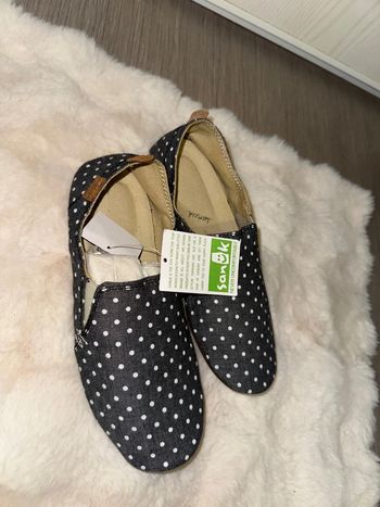 Magnifique chausson confortable de la marque sanuk neuf