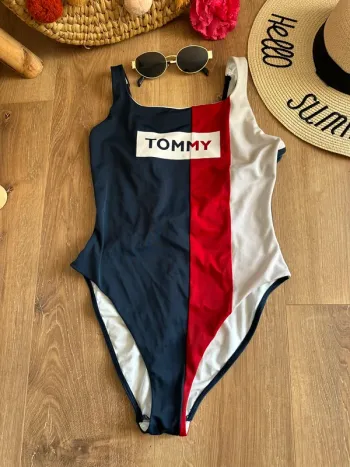 Maillot de bain Tommy Hilfiger bleu blanc rouge taille 36