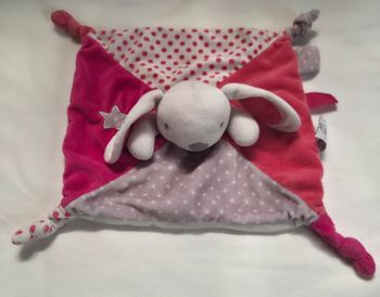 Doudou Lapin carré plat rose ,fushia,gris - Obaibi