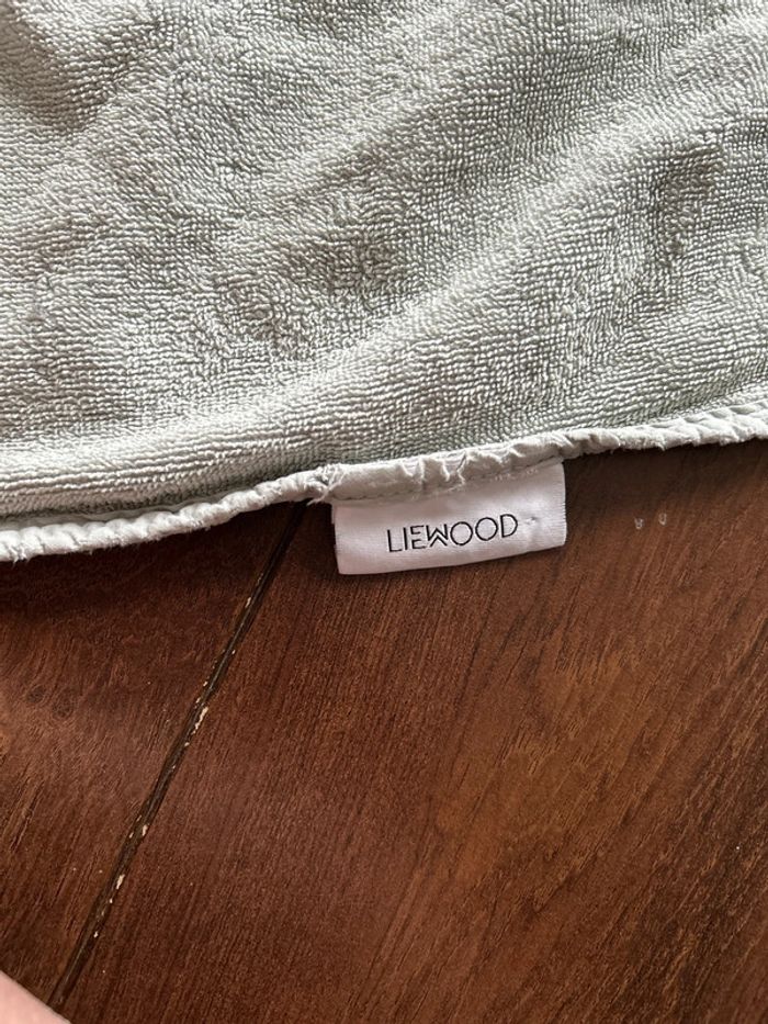 Cape de bain à capuche Liewood vert amande - photo numéro 5