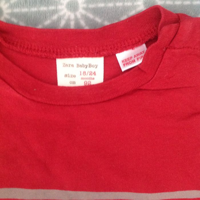 Tee-shirt Zara rouge -18/24 mois - photo numéro 3
