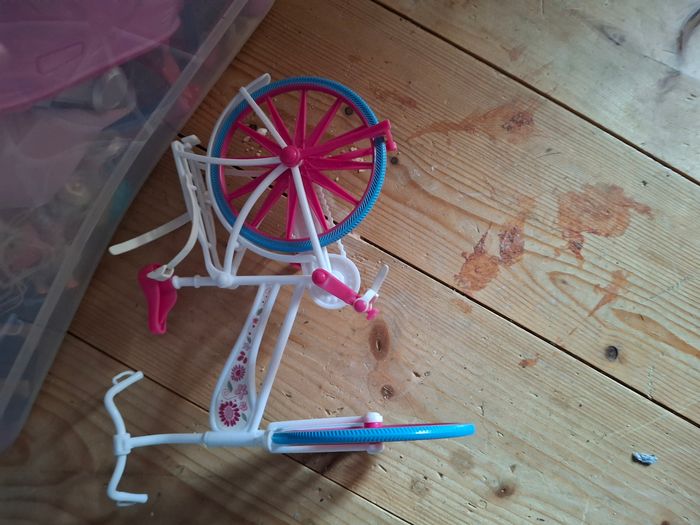 Lots voitures plus barbies - photo numéro 8