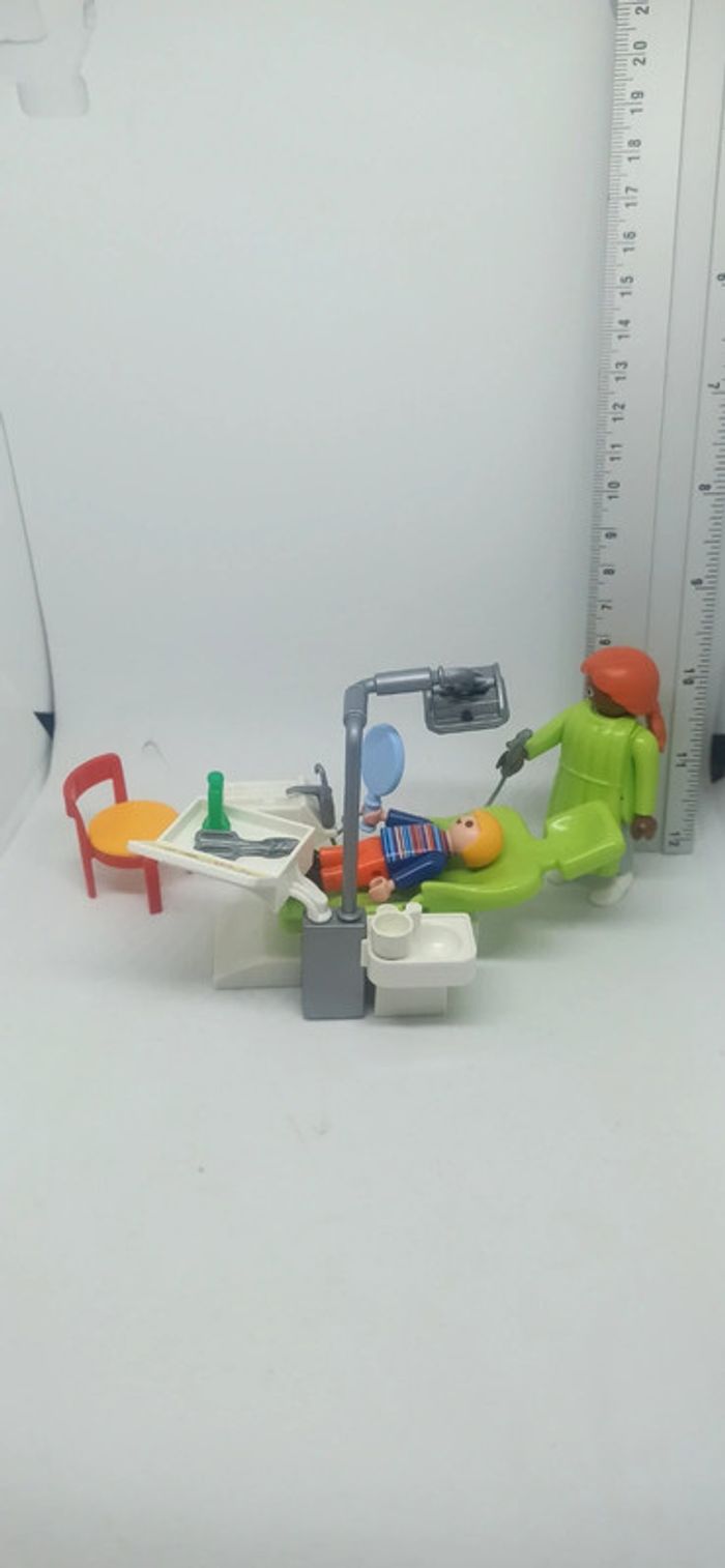 Cabinet dentaire avec dentiste et enfant playmobil - photo numéro 2