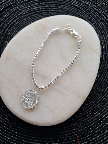 Bracelet avec médaille