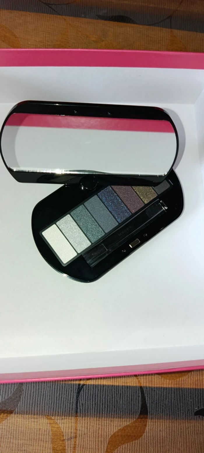 Palette le smoky bourjois neuf - photo numéro 2