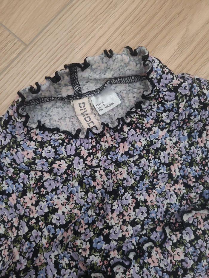 T shirt mauve fleuri - photo numéro 3