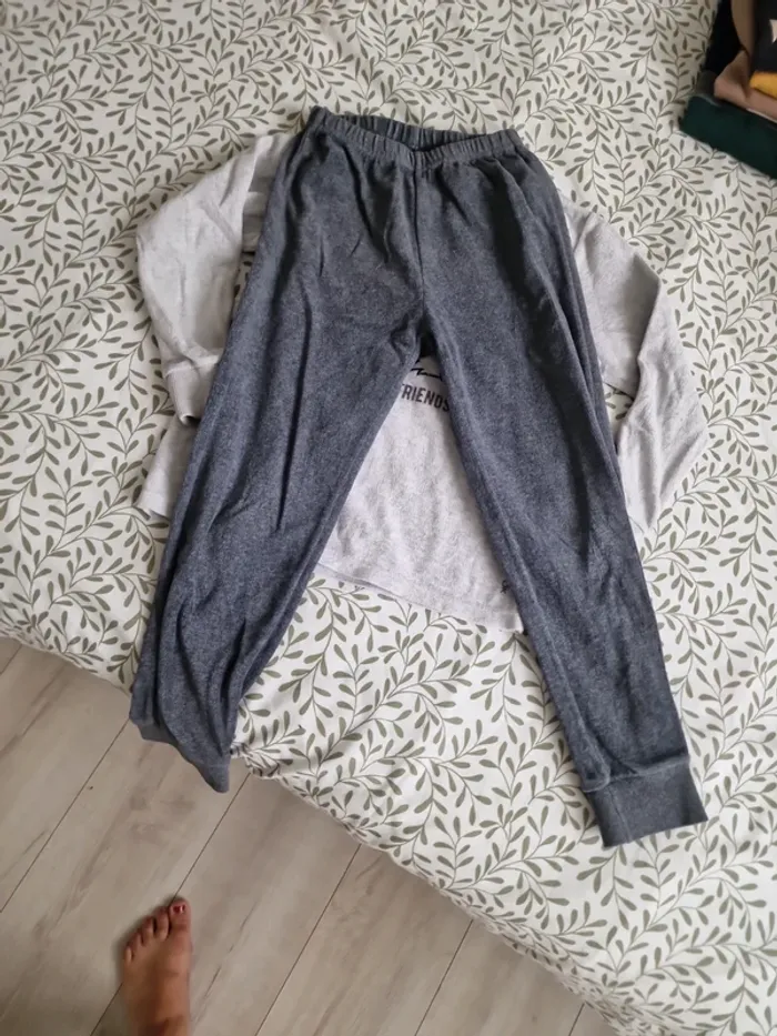 Pyjama 2 pieces 8 ans - photo numéro 3