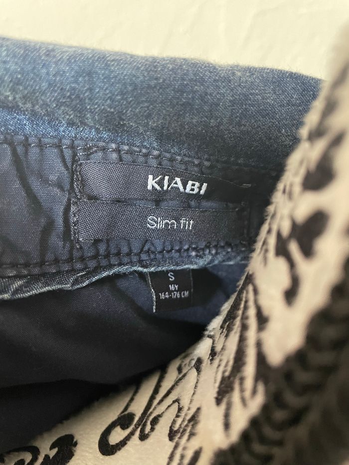 Très jolie chemise 🥰 manches courtes kiabi taille 16 ans - photo numéro 2